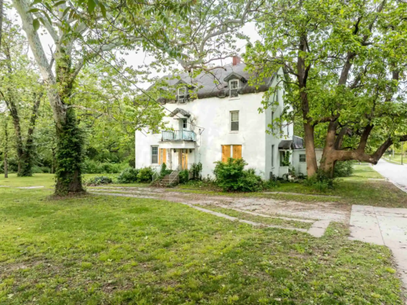 Cedar Apartments